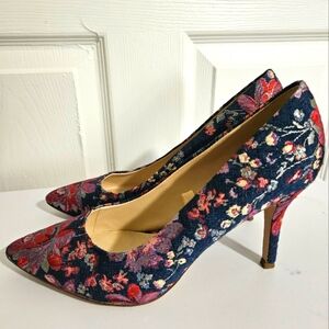 Nine West floral pumps Size 8